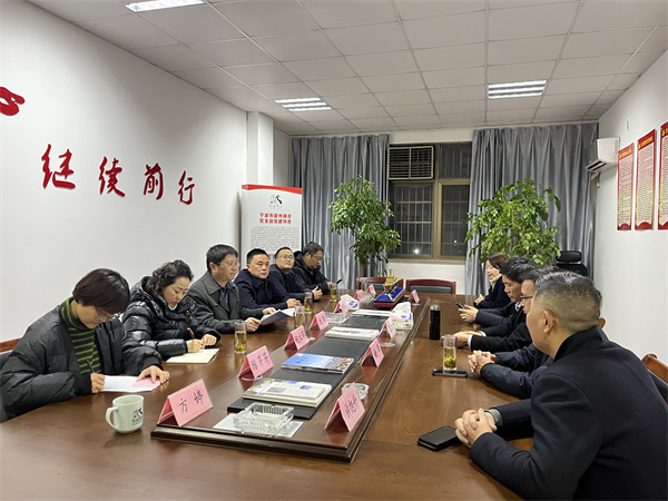 12月29日，詹县长带队走访宁波市徽州商会，洪董，余总陪同走访.jpg